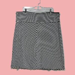FADED GLORY BLACK WHITE STRIPED SKATER SKIRT   XXL (20)